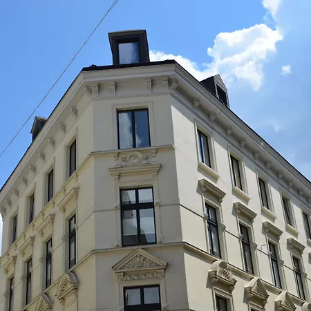 Altbau Trifft Auf Moderne - Neuwertige Komfortwohnung Fuer Bis 2 Personen Lägenhet