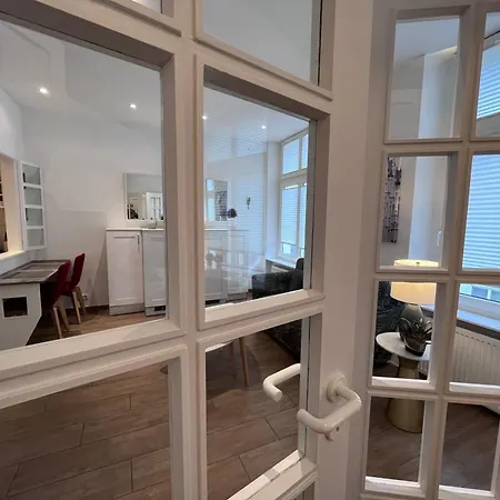 Altbau Trifft Auf Moderne - Neuwertige Komfortwohnung Fuer Bis 2 Personen Lägenhet *