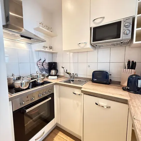 Altbau Trifft Auf Moderne - Neuwertige Komfortwohnung Fuer Bis 2 Personen Lägenhet *