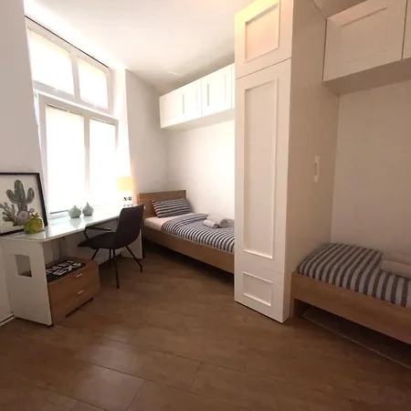 Altbau Trifft Auf Moderne - Neuwertige Komfortwohnung Fuer Bis 2 Personen Lägenhet