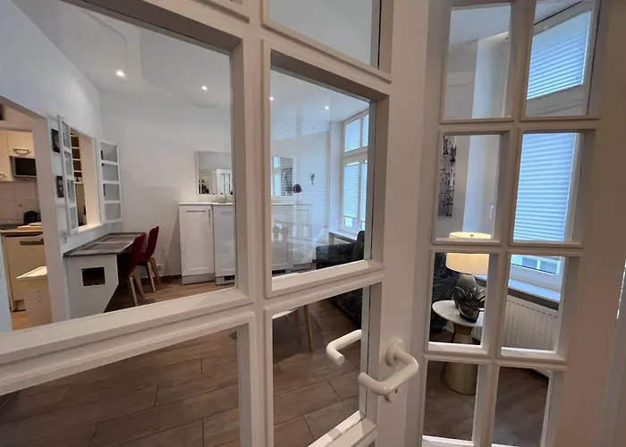 Altbau Trifft Auf Moderne - Neuwertige Komfortwohnung Für Bis 2 Personen Apartment *